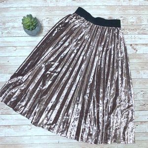 Pleated Velvet Midi Skirt (Pursue)